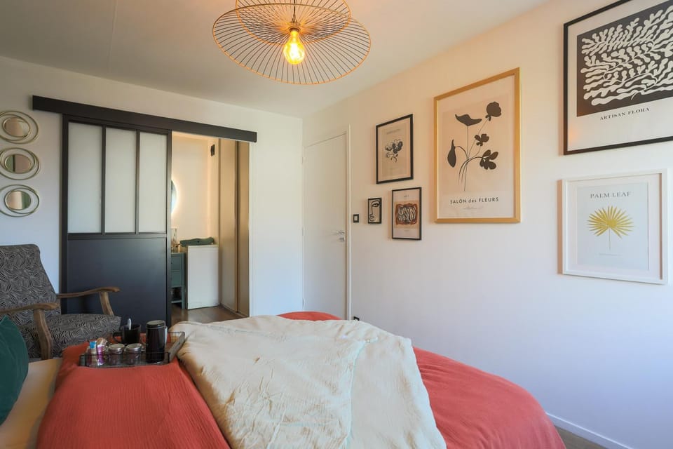 Property building, Living room, Bedroom