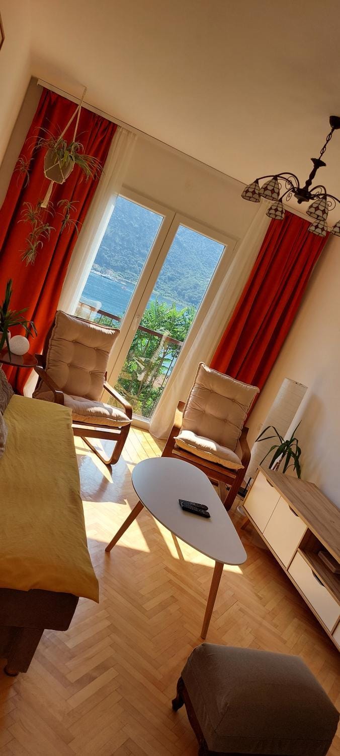 Living room, Seating area, Mountain view