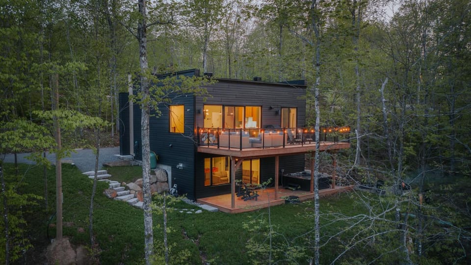 Property building, Natural landscape, Garden, Garden view