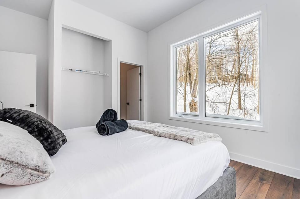 Bed, Winter, Bedroom, towels