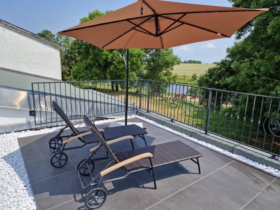 Ferienwohnung mit Kamin und traumhafter Dachterrasse mit Weitblick in die Natur Apartment in Mecklenburgische Seenplatte