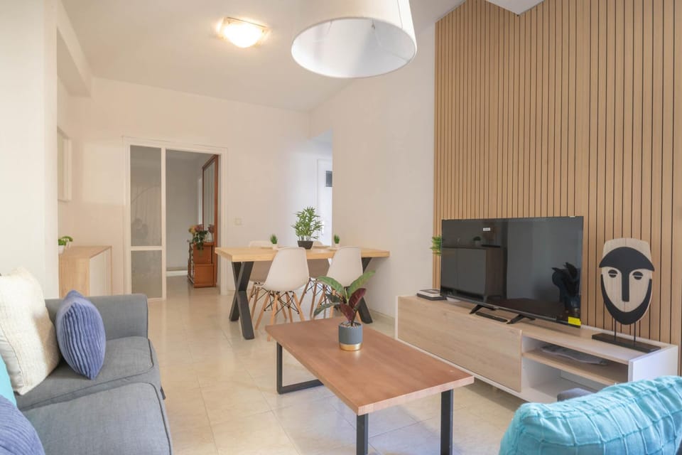 TV and multimedia, Living room, Dining area