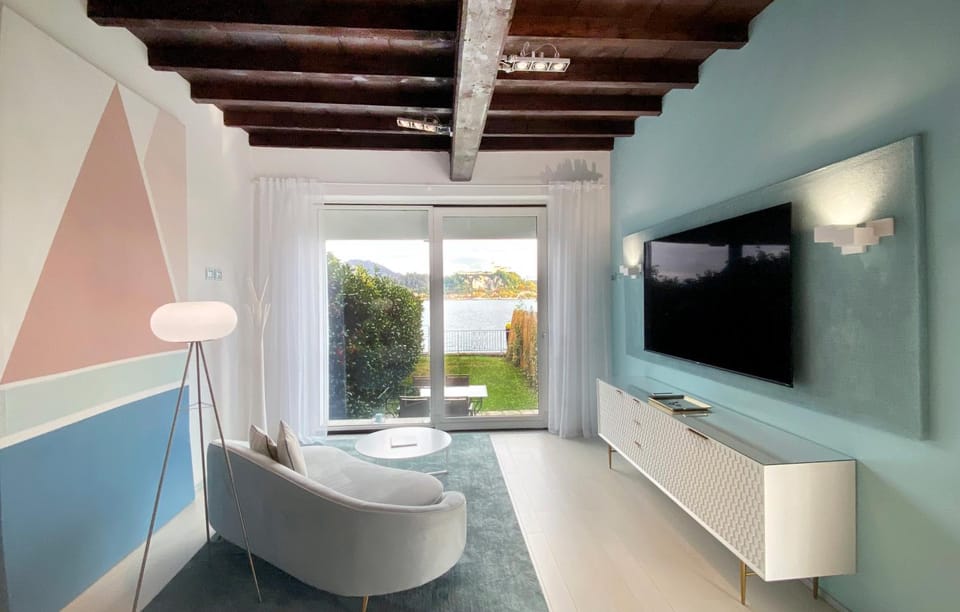 Communal lounge/ TV room, TV and multimedia, Living room, Seating area