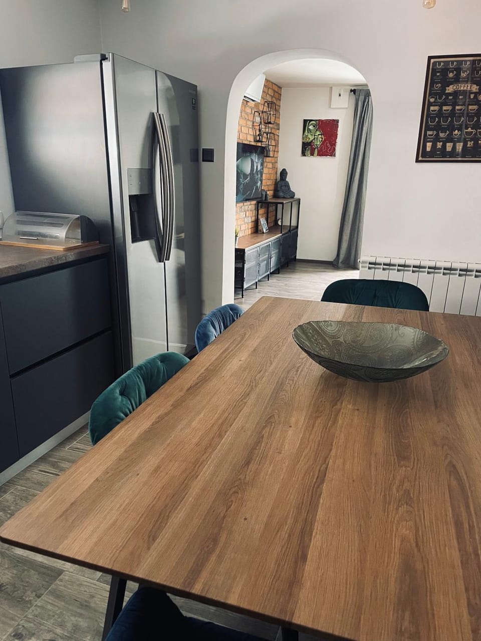 Kitchen or kitchenette, Dining area