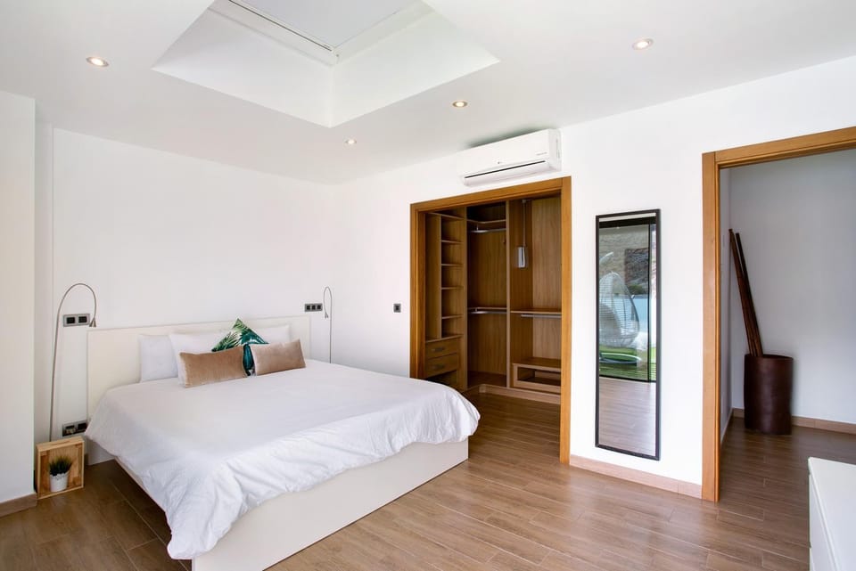 Living room, Bedroom