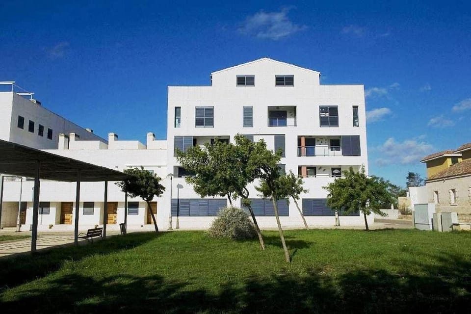 apartamento amplio en planta baja con terraza CALA BUSQUETS Apartment in Ciutadella de Menorca