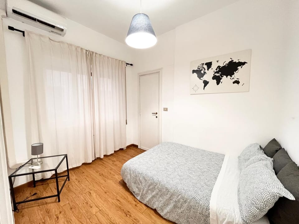 Bed, Photo of the whole room, Bedroom, air conditioner