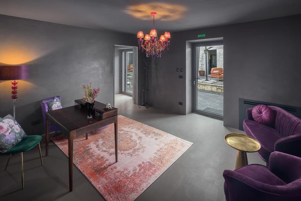 Lobby or reception, Seating area