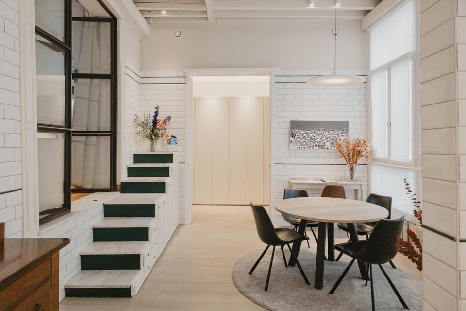 Living room, Seating area, Dining area