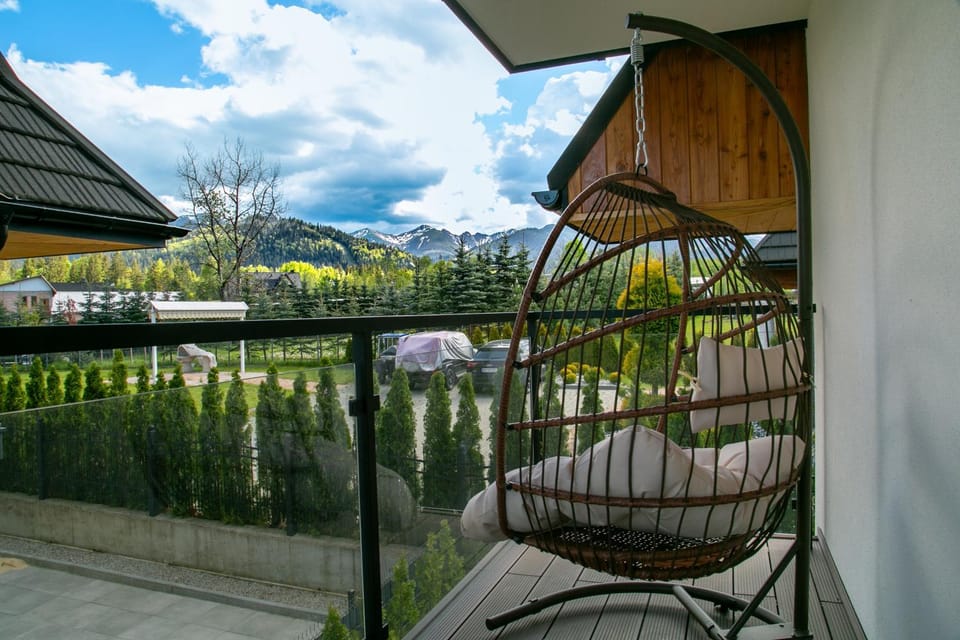 Balcony/Terrace, Mountain view