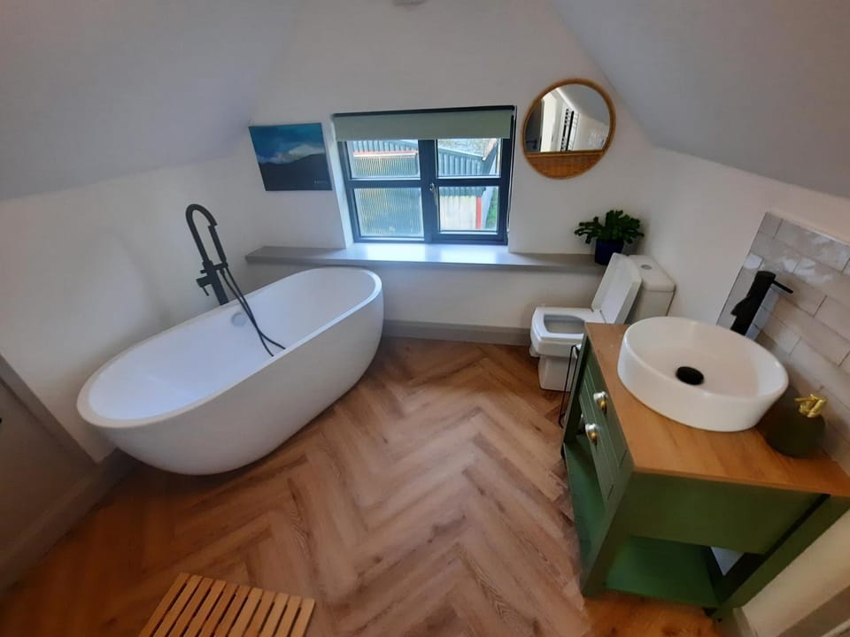 Toilet, Bathroom, Bath