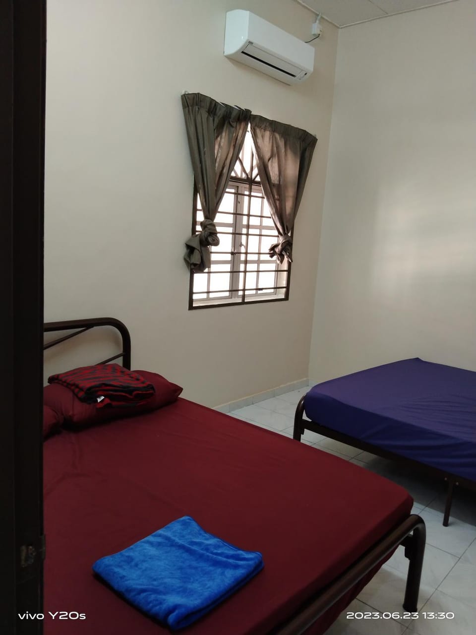 Bed, Bedroom, air conditioner