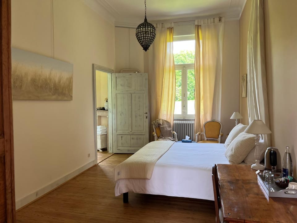 B&B Le Manoir de la Douve Bed and Breakfast in Flanders