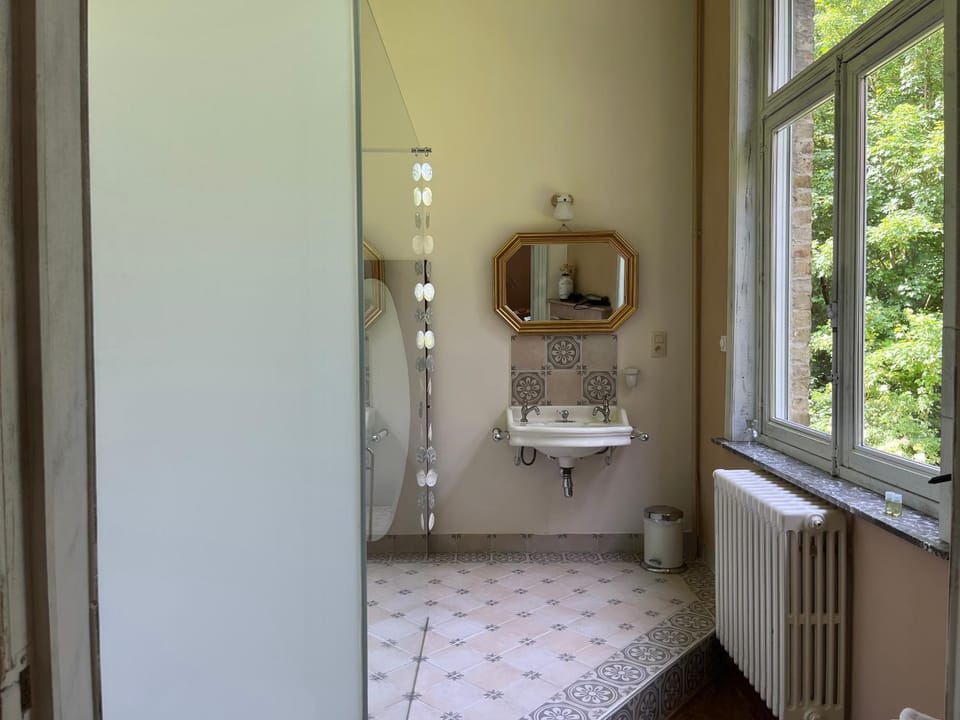 B&B Le Manoir de la Douve Bed and Breakfast in Flanders