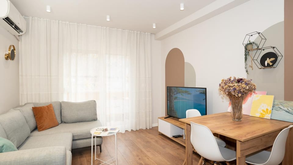 Living room, air conditioner