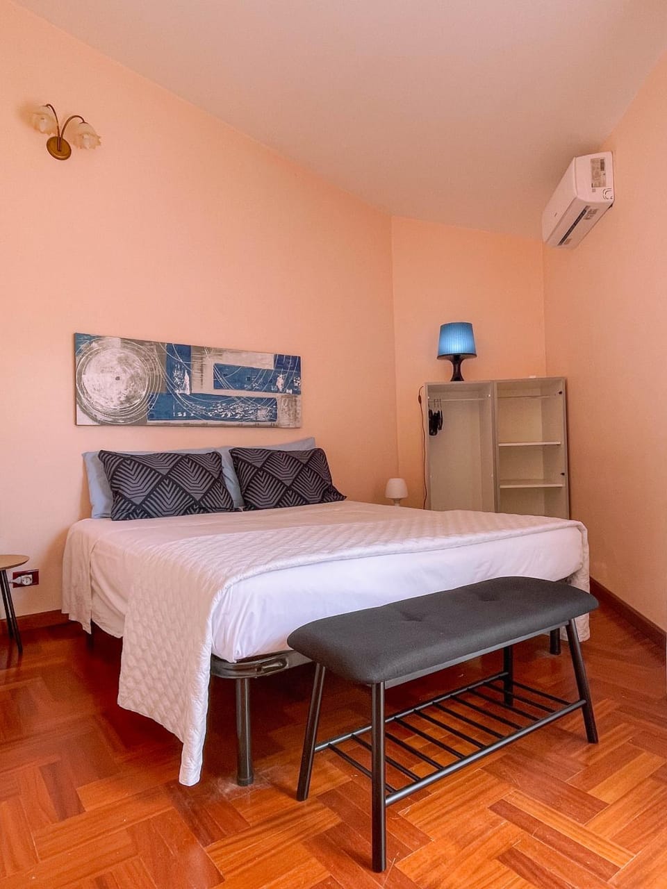 Photo of the whole room, Bedroom