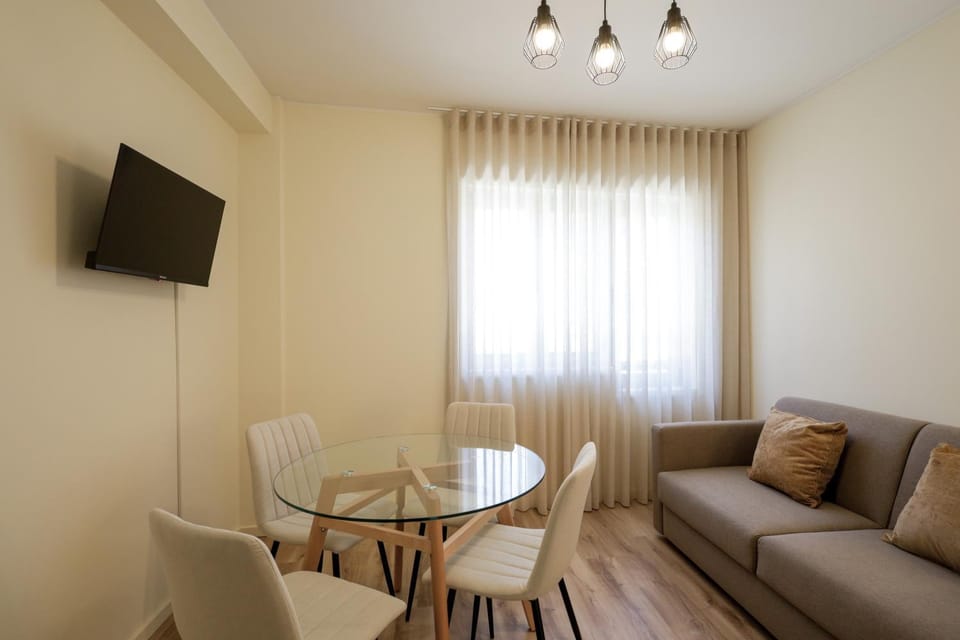 TV and multimedia, Living room, Dining area