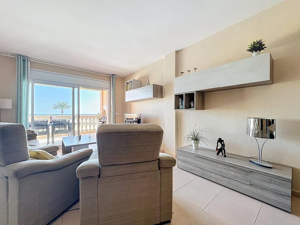 Communal lounge/ TV room, Living room