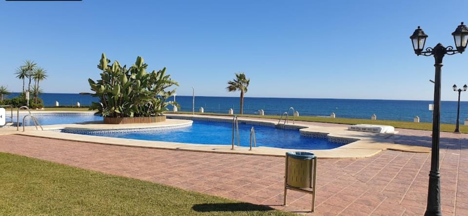 Apartamento Playa de la Lucera Apartment in Sitio de Calahonda