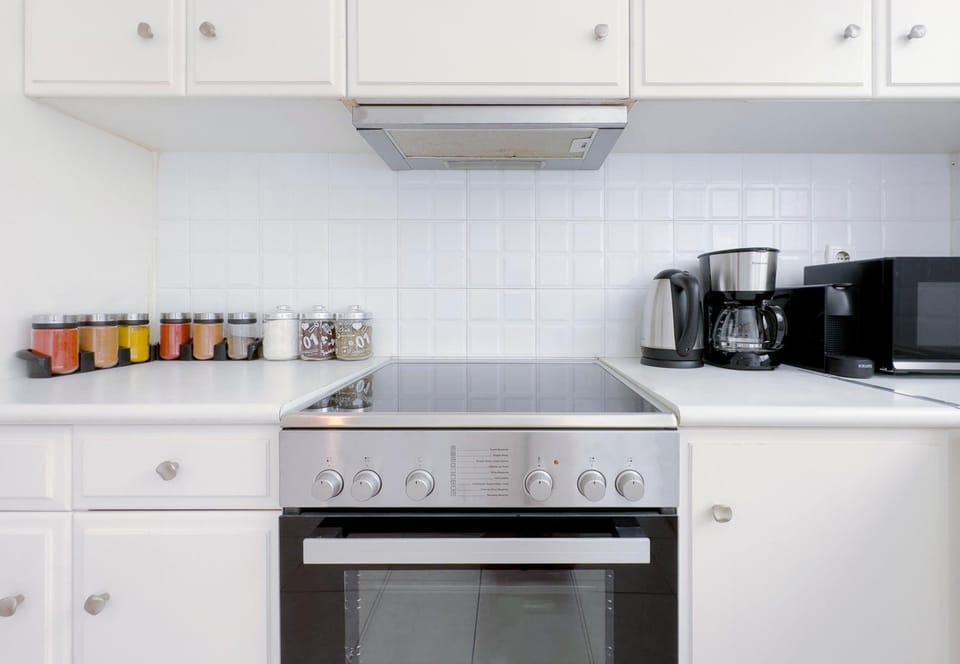 Coffee/tea facilities, Kitchen or kitchenette, minibar, pet friendly, stove