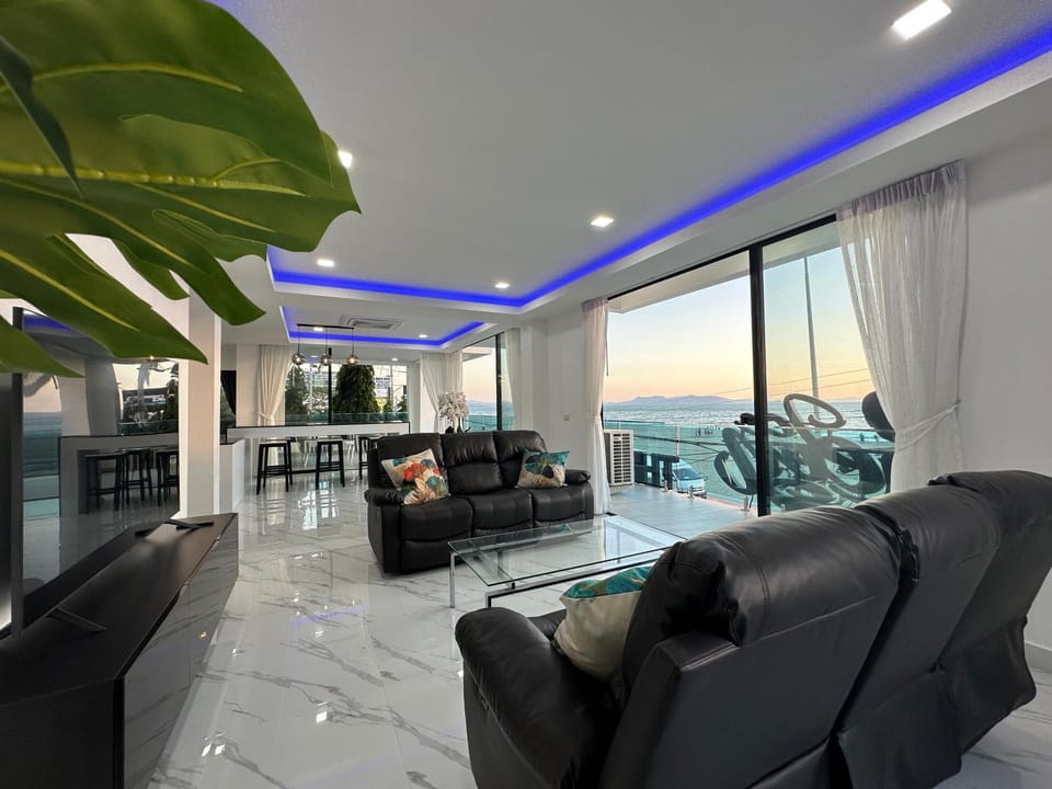 Living room, Sea view