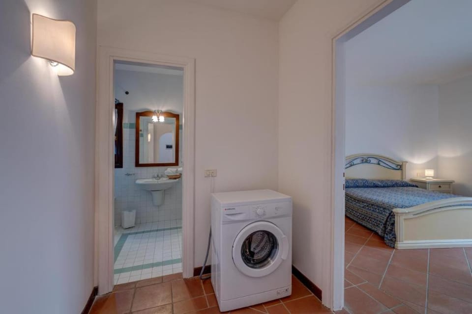 Charming Small Villa Bella villetta Sleeps 4 no pool Apartment in Sardinia