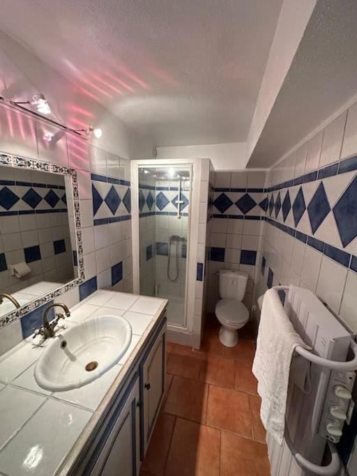 Grand T2 très lumineux en rez de jardin villa Apartment in Hyères