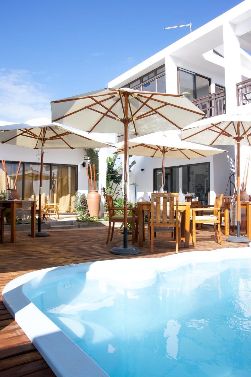 Property building, Patio, Day, Pool view, Swimming pool, Swimming pool