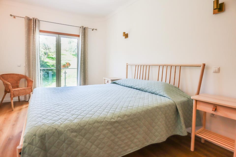 Bed, Photo of the whole room, Bedroom, air conditioner