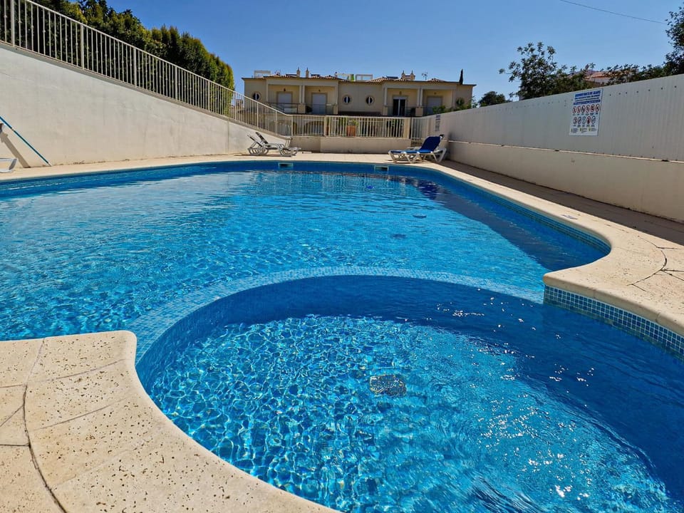 Day, Swimming pool