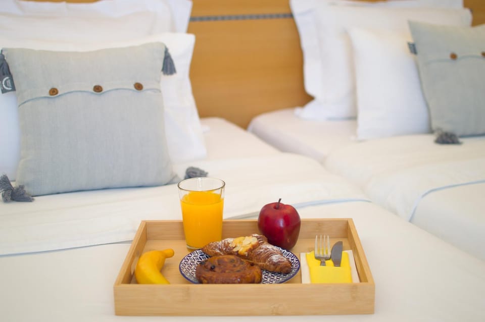 Bed, Bedroom, Breakfast, room service