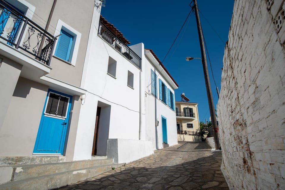 Property building, Day, Neighbourhood, Street view