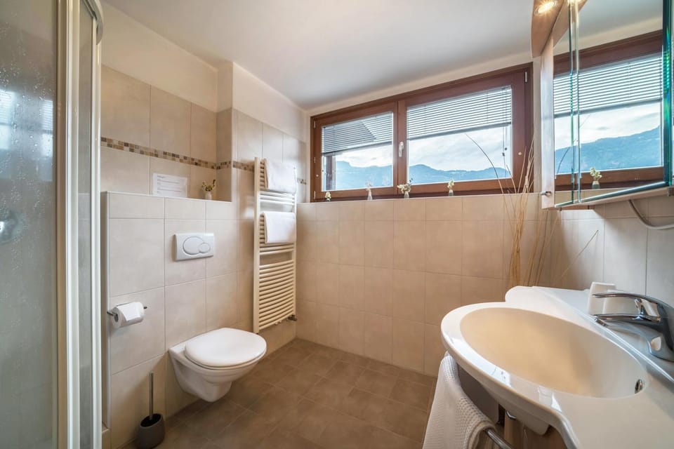 Bathroom, Living room