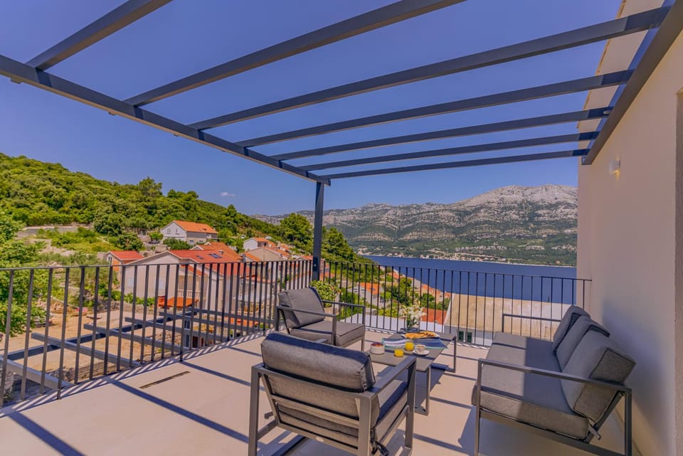 Patio, Day, Natural landscape, View (from property/room), Balcony/Terrace, Balcony/Terrace, Living room, Seating area, Dining area, Mountain view, Sea view