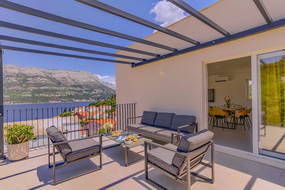 Patio, Spring, Day, Natural landscape, View (from property/room), Balcony/Terrace, Balcony/Terrace, Living room, Seating area, Dining area