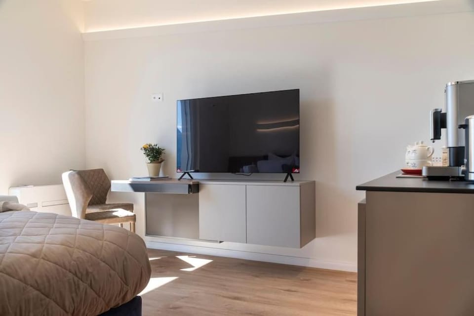 Lake Blues Apartment in Canton of Ticino