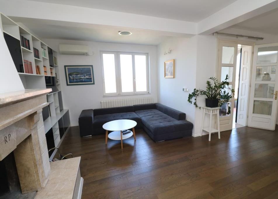 Comfort & bright 3 bedroom apartment Apartment in Split