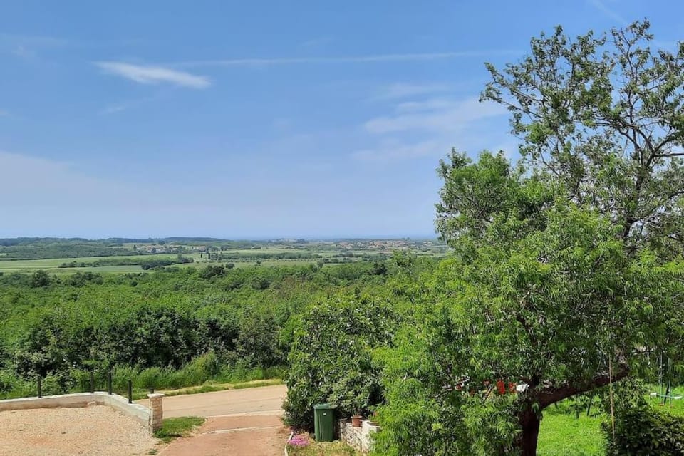 Holiday Home For 8 people, POOL + SEA view Villa in Istria County