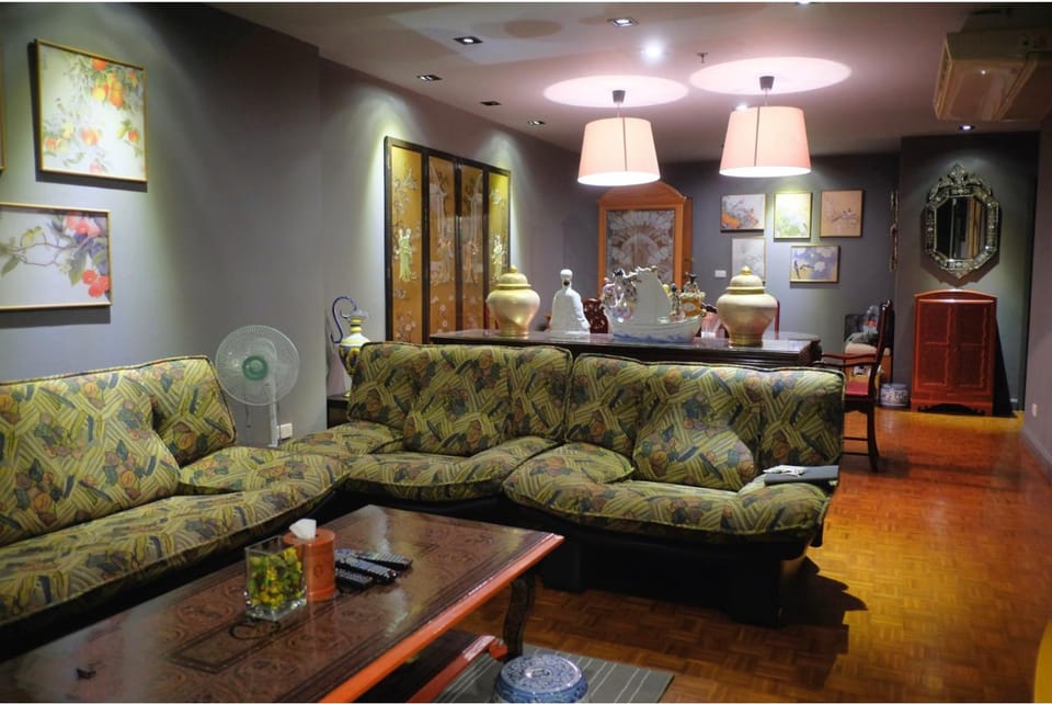 Living room, Seating area