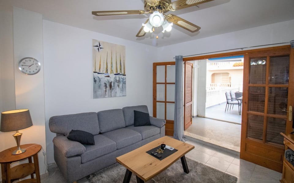 Communal lounge/ TV room, Living room
