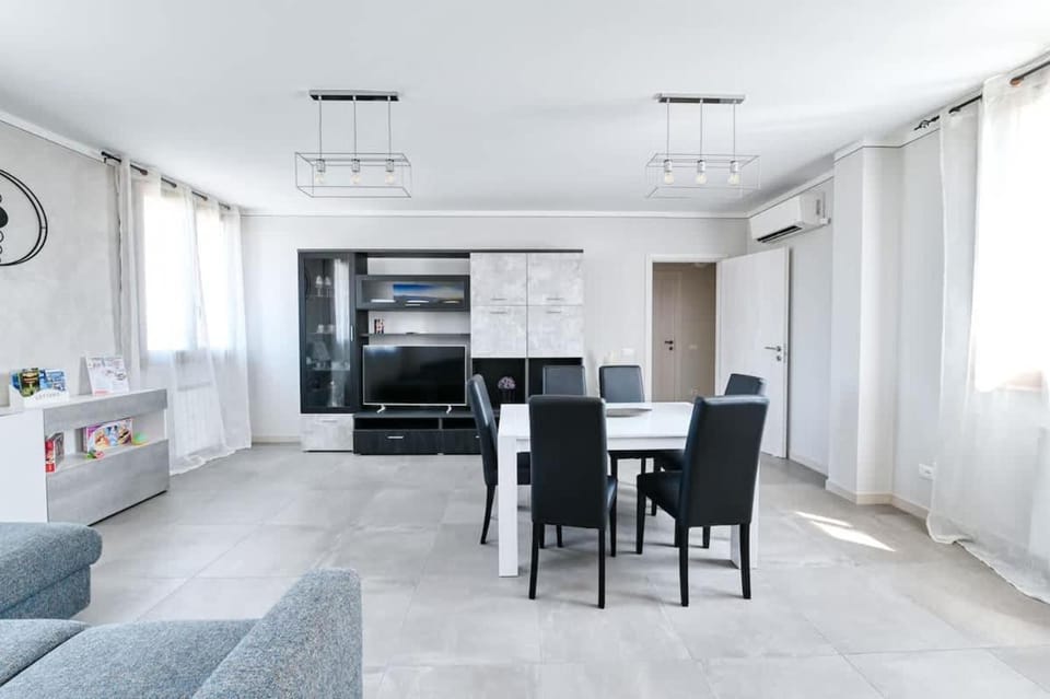 The Bridge - Peschiera Holiday Apartment in Peschiera del Garda