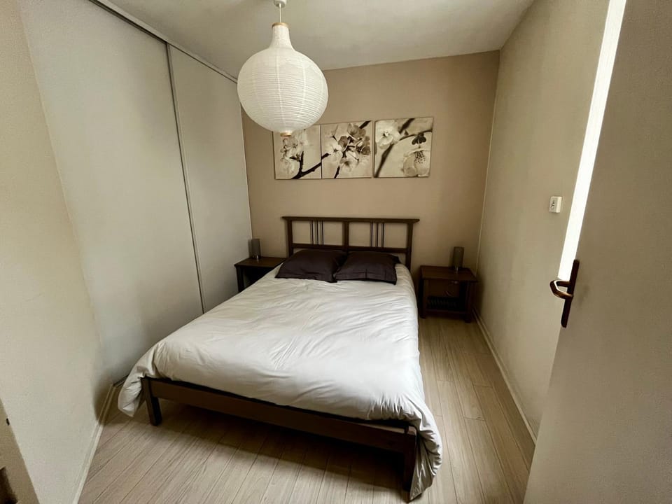 Bed, Bedroom