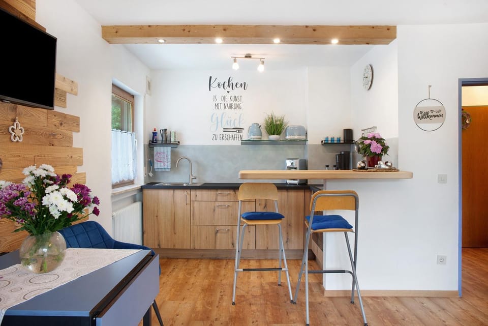 Kitchen or kitchenette, Living room