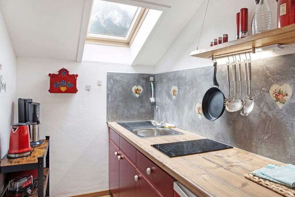 Property building, Kitchen or kitchenette, Living room