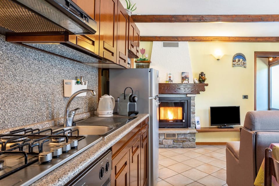 Property building, Kitchen or kitchenette, Living room