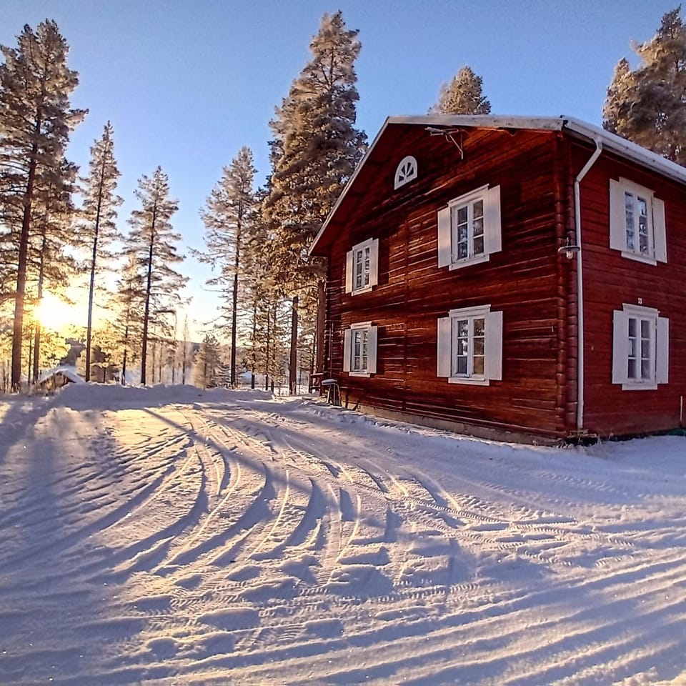 Lantlivlodge i Österjörn - Midgård Hostel in Norrbotten County, Sweden