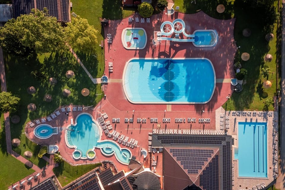Bird's eye view, Decorative detail, Pool view, Swimming pool