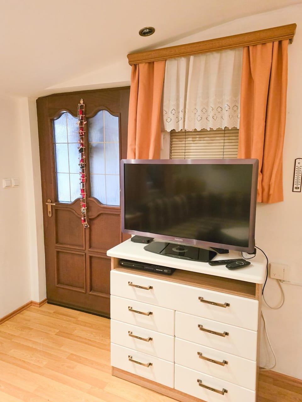 Facade/entrance, TV and multimedia, Other