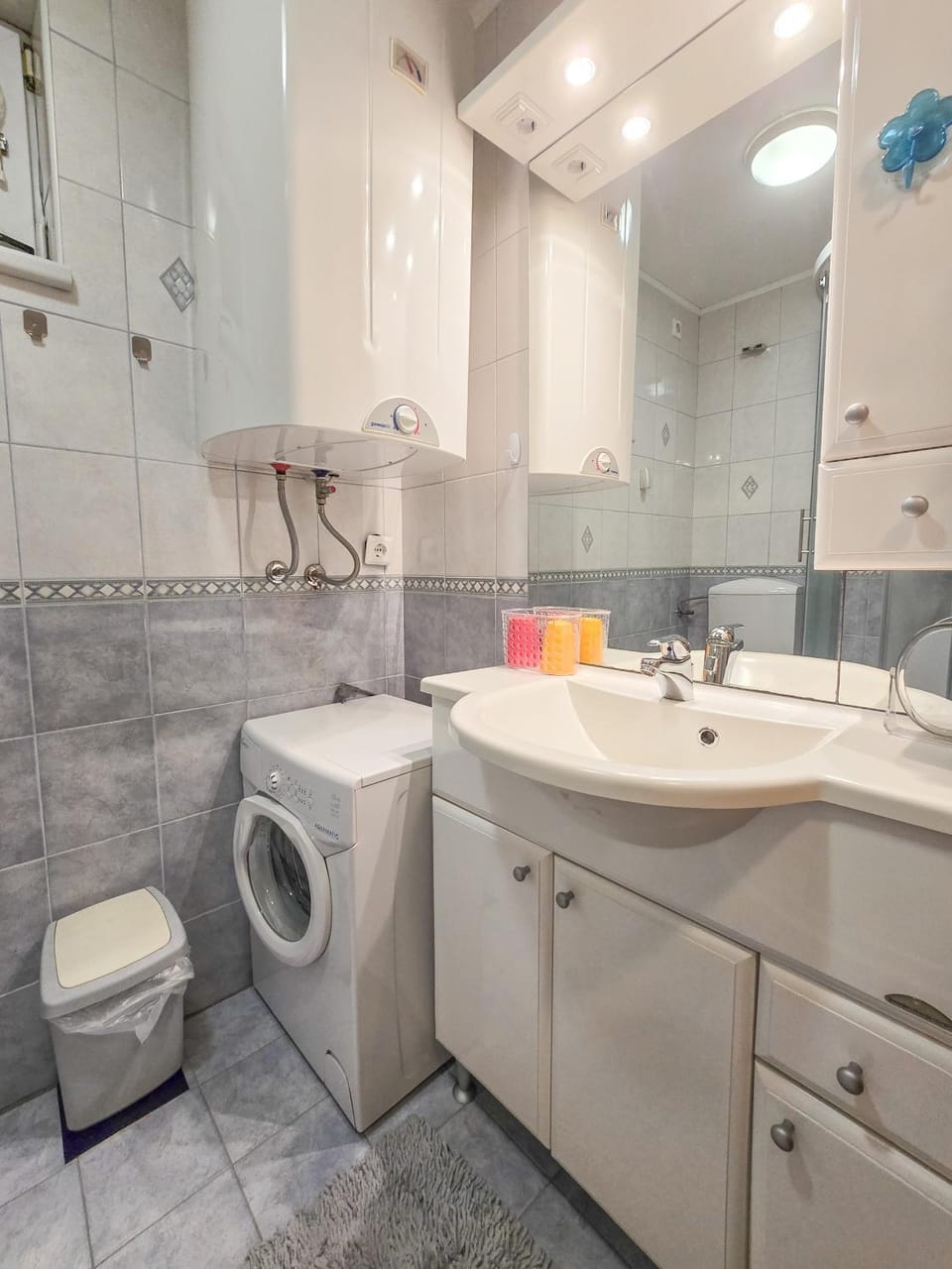 Shower, Bathroom, washing machine, dryer