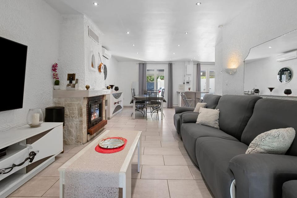 Property building, Living room